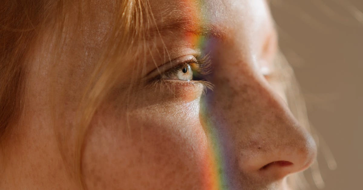 Retrato elegante mostrando perfil facial e estética