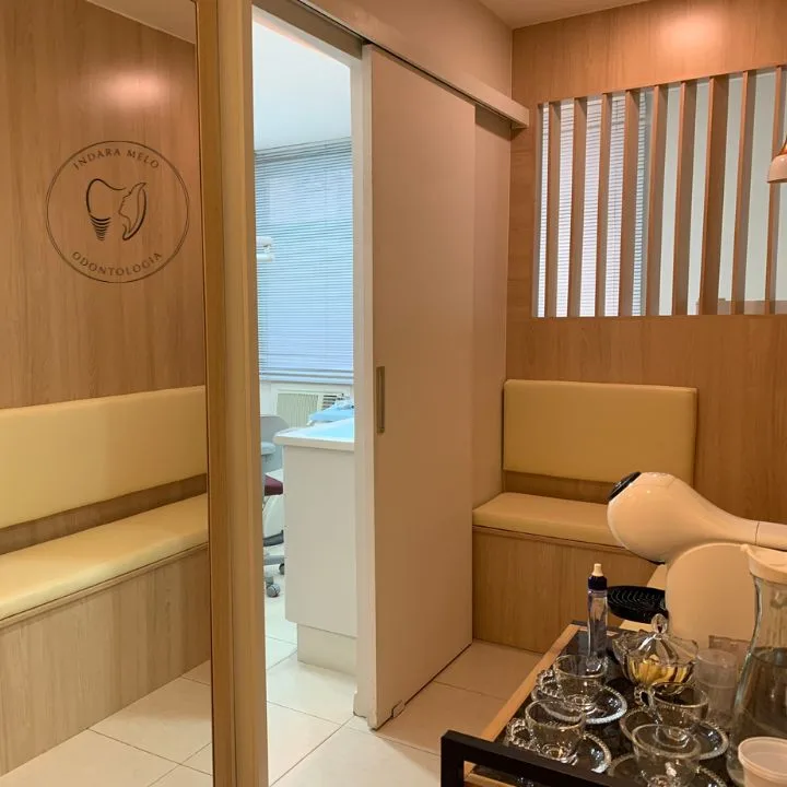 Consultório odontológico moderno da Dra. Indara Melo em Largo do Machado, Rio de Janeiro